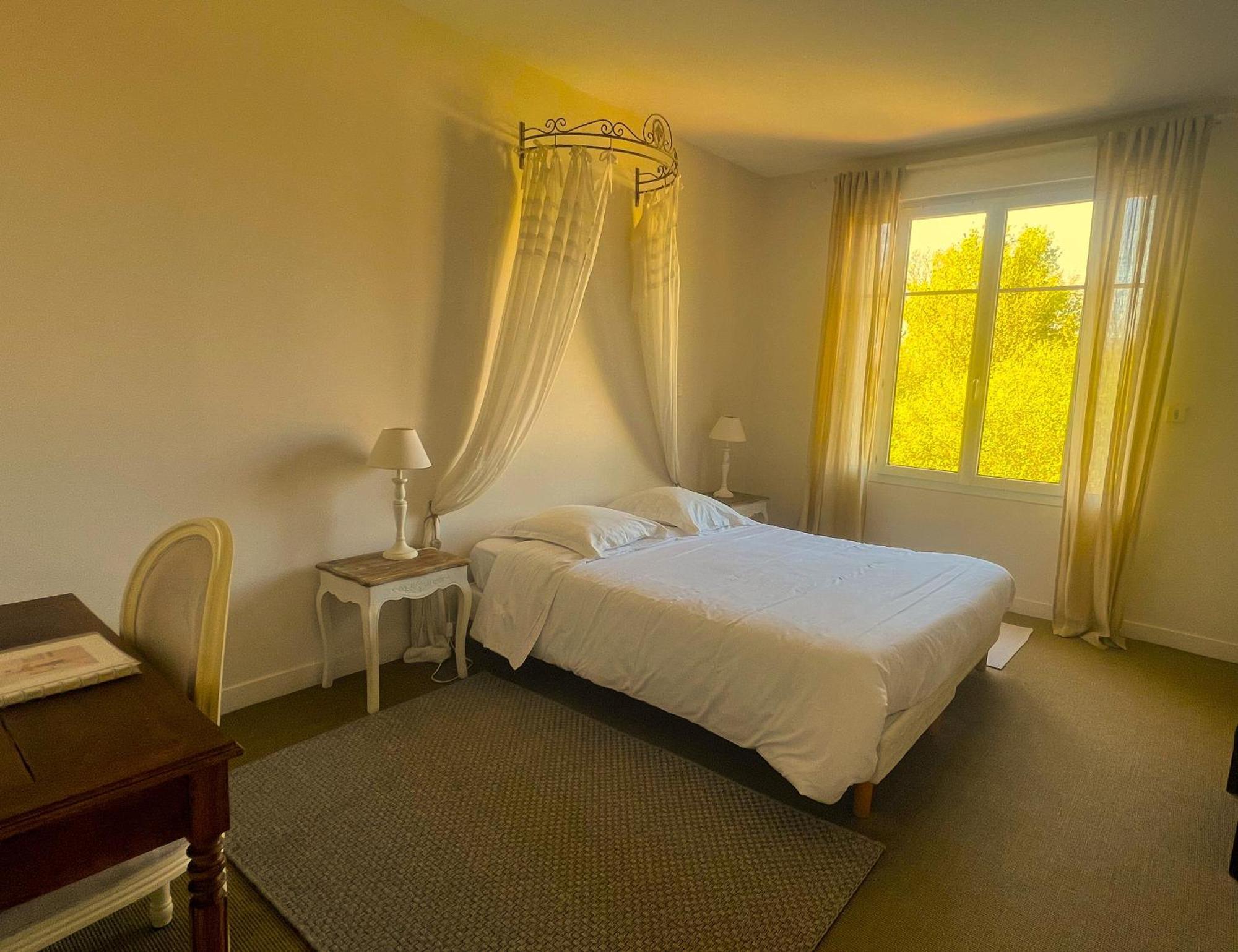 La Villa Camille La Creche Екстер'єр фото