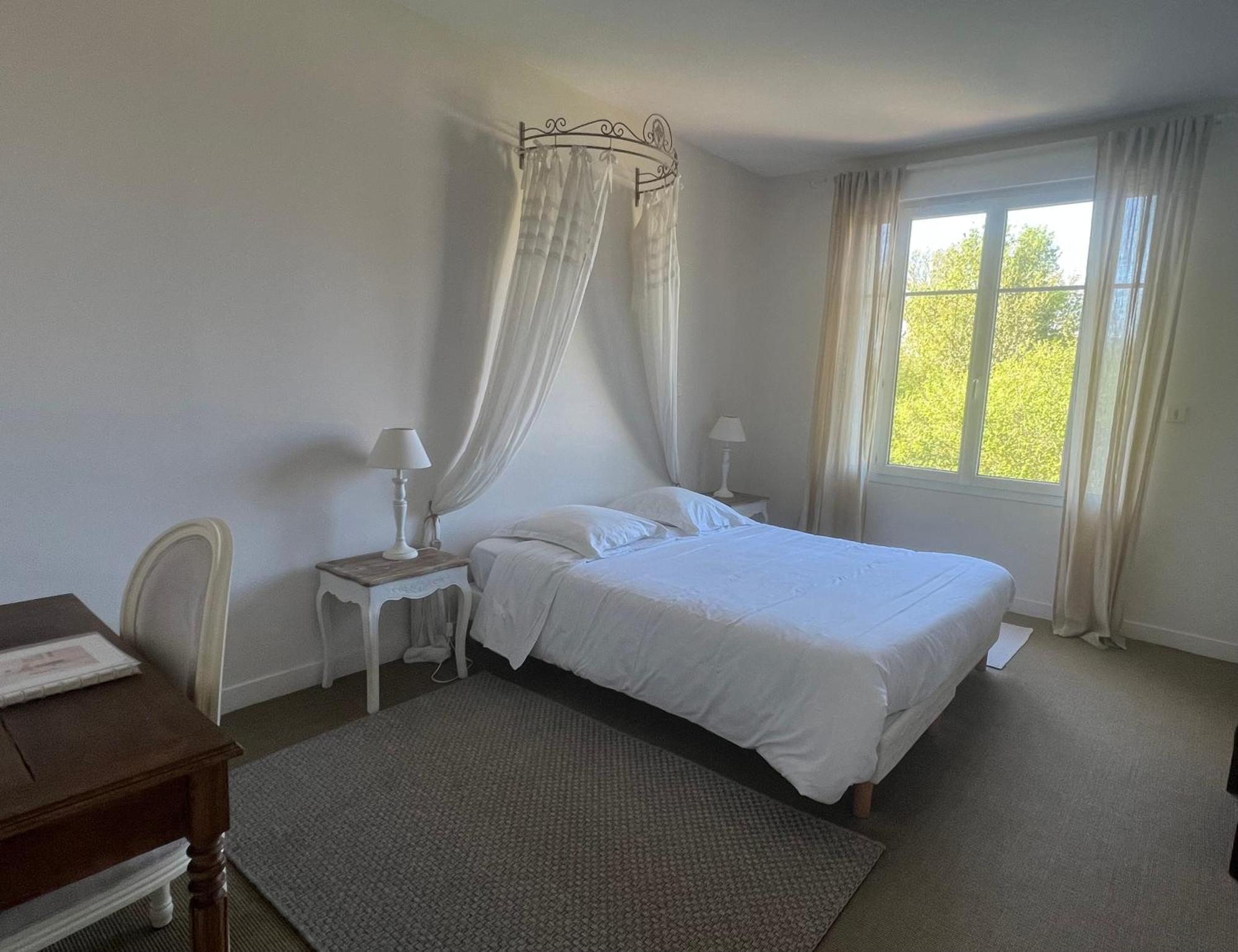 La Villa Camille La Creche Екстер'єр фото